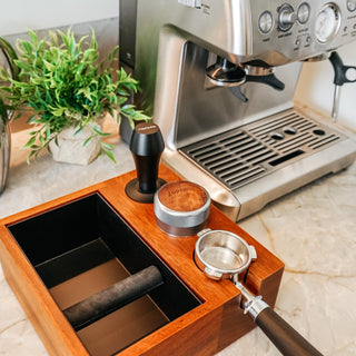 Sopresta Premium 54mm All-in-One Knockbox und Tamperstation für Sage aus Walnuss