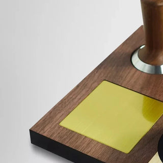 Sopresta Premium Tampermåtte i Valnød & Birk tæt på